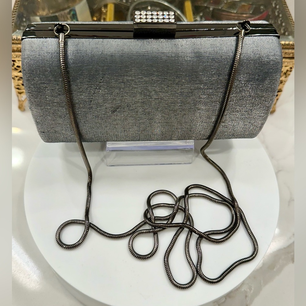 VTG Bloomingdale’s Metallic Silver Evening Bag w/ Crystal Clasp - VGUC - Picture 14 of 17